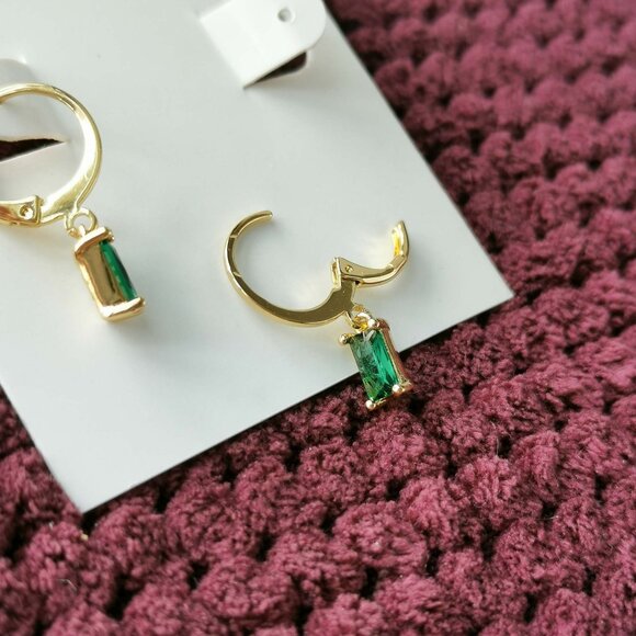 Alicia Bonnie Gold Green Crystal Twinkling Treasure earrings NEW - Picture 3 of 3